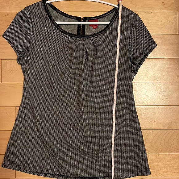 Short sleeved blouse - Picture 7 of 8